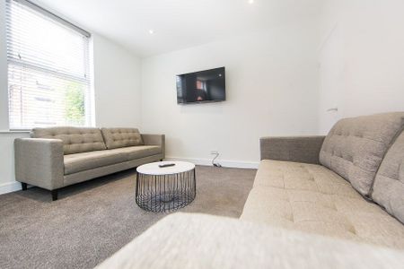 Quarry Mount Terrace, Woodhouse, Leeds - Photo 2