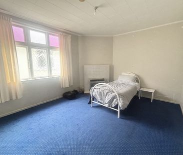 15B Hankey Street (Upper), Mount Cook - Photo 4