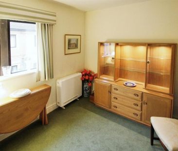 2 bedroom retirement property to rent - Photo 3