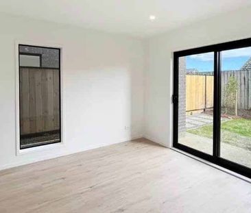 Modern 3 bedrooms townhouse in Te Atatu South - Photo 4