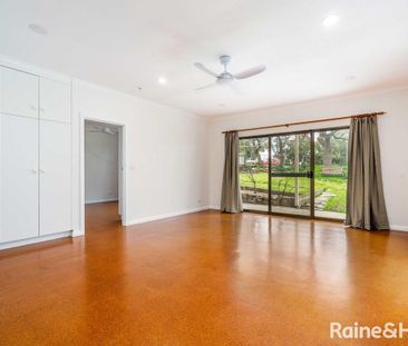 Spacious Sandstone Classic in Prime Glenalta Location - Photo 2