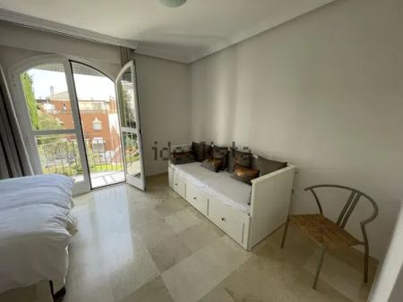 Alquiler de casa o chalet independiente en Bahía de Marbella - Photo 4