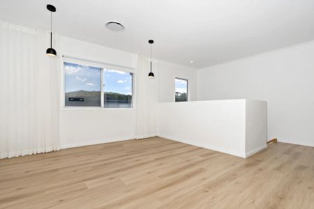 Immaculate Family Home in a Peaceful Upper Kedron Pocket - Photo 2