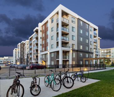 Emerald Place - Photo 1