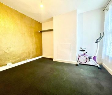 3 bedroom maisonette to rent - Photo 3