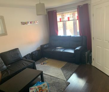 3 Bed End Terrace, Guardian Way, LU1 - Photo 1
