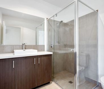 Deluxe 2 Bedroom 2 Bathroom Contemporary Living - Photo 2