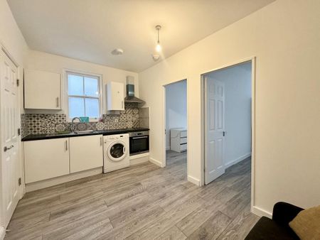 2 bedroom flat to rent - Photo 5