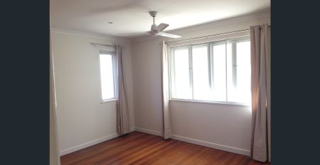 27 Orontes Road, Yeronga, Qld 4104 - Photo 2