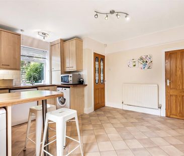 3 bedroom House To Let - Photo 6