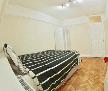 Room in a Shared Flat, Temple Fortune Mansions, NW11 - Photo 1