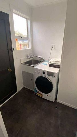 Sunny 2BR Home in Westown! - Photo 5