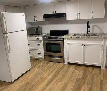 For Lease - 324 Lawrence Avenue, Toronto, Ontario - Photo 6