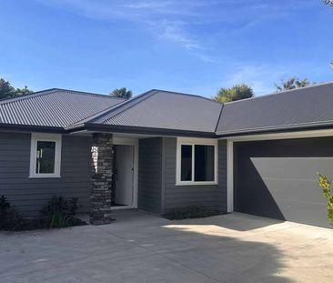 Charming 3BR Home in West End! - Photo 5