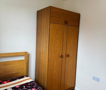 Room in a Shared House, Glenville Road, M8 - Photo 5