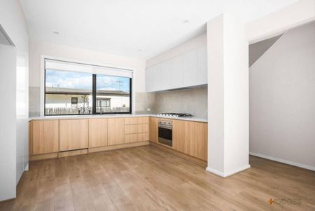 BRAND NEW | STUNNING DESIGN | BEACH AND LIFESTYLE LOCATION - Photo 4