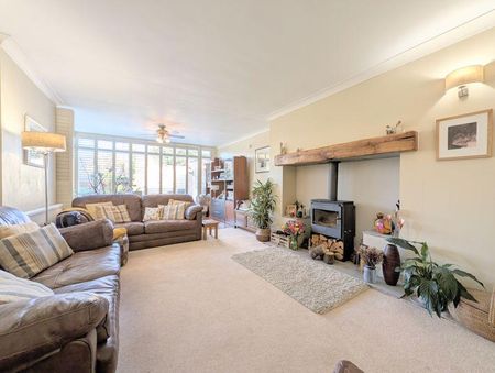 4 bedroom property to rent - Photo 4