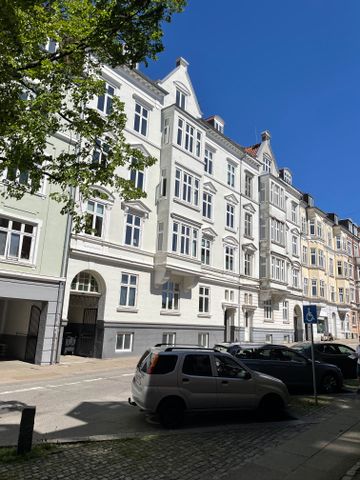 Smuk 5-vær med stuklofter og altan - Foto 4