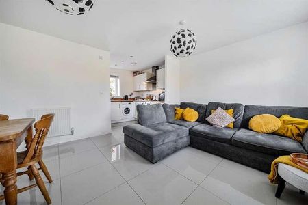 Delphinium Court, Eynesbury, Eynesbury, St. Neots, PE19 - Photo 5