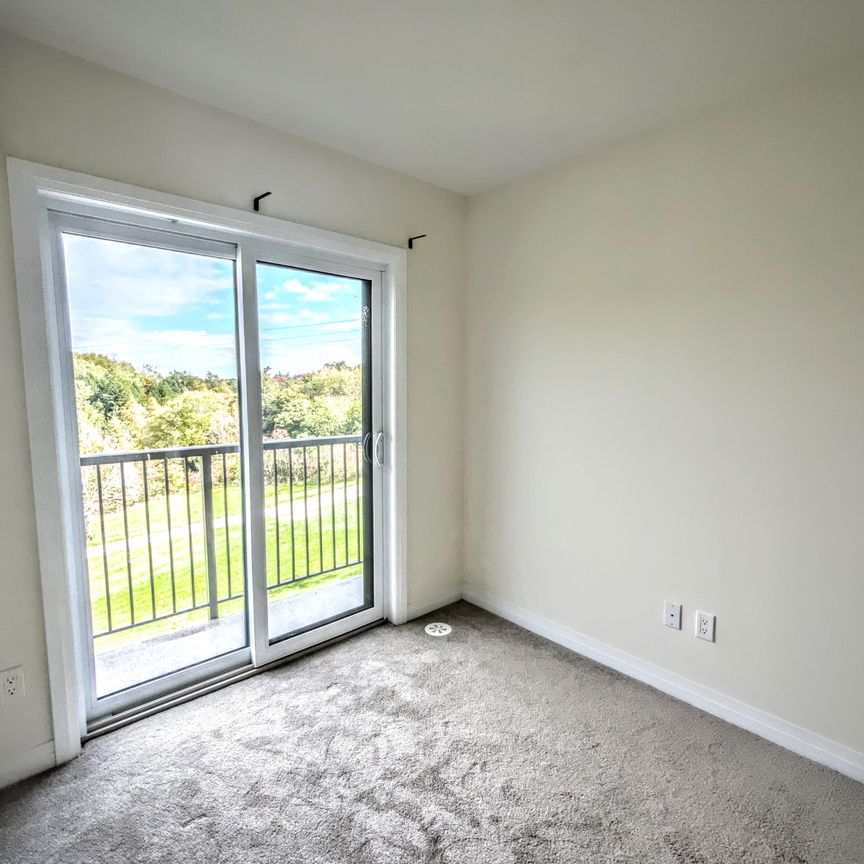 For Lease - 2635 William Jackson Drive Unit# 812, Pickering, Ontario - Photo 1