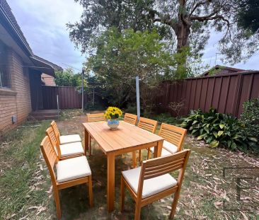 “Spacious Townhouse with Garage & Private Backyard – Prime Bankstow... - Photo 4