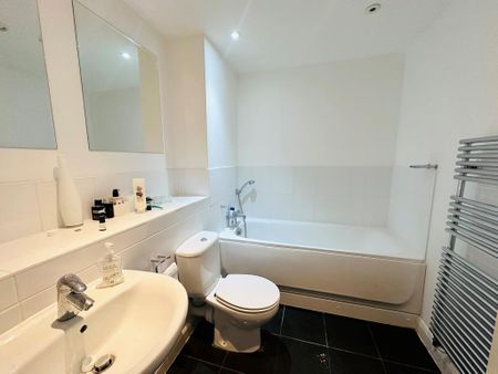 2 bedroom apartment to rent - Photo 5