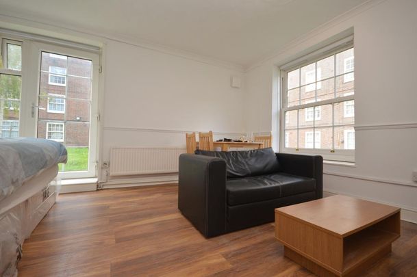1 bedroom in a flat share to rent - Photo 1