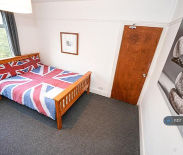 1 bedroom in a house share to rent - Photo 5