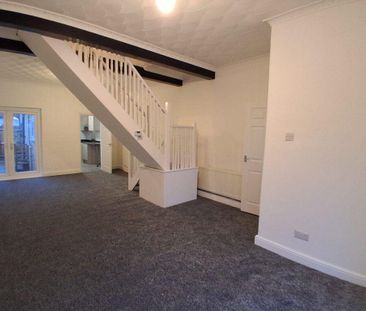 2 bedroom terraced house to rent - Photo 3