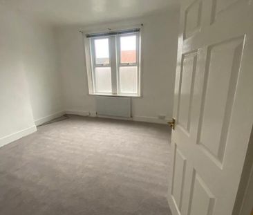 2 bedroom ground floor flat to rent - Photo 4