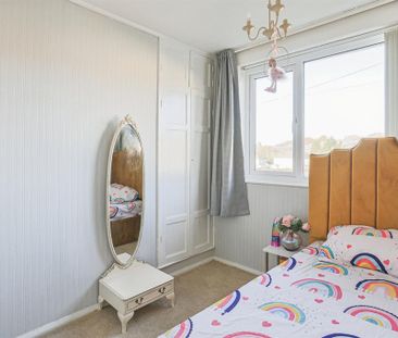 3 bedroom property to rent - Photo 4