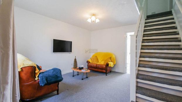 4 bedroom terraced house to rent - Photo 1