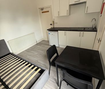 Studio Flat, Myddleton Road, N22 - Photo 1