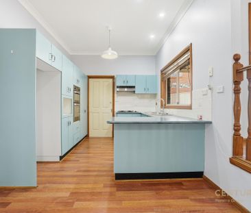 Spacious Family Home with Pool - Photo 3