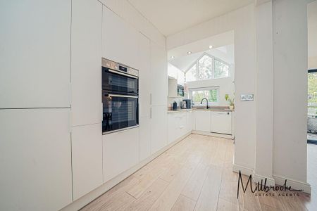 3 bedroom semi-detached house to rent - Photo 2