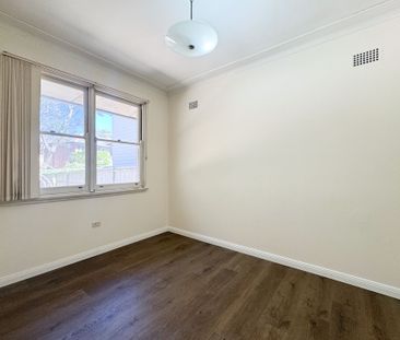 Three bedroom Family Home - Photo 6