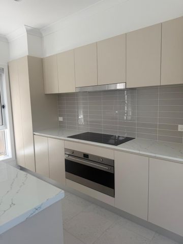 Newly Built Modern Home Offering Space, Comfort & Style - Photo 4