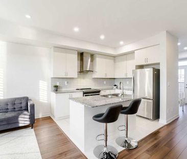 For Lease - 239 Harding Park, Newmarket, Ontario - Photo 1