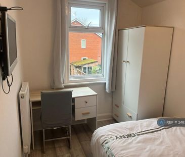 1 bedroom in a house share to rent - Photo 3