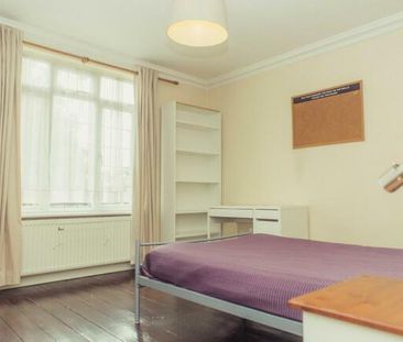 Denzil Road, Guildford - 4 bedrooms Property for lettings - Seymours - Photo 5