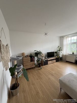2-Zimmer-Wohnung mit EINBAUKÜCHE, LAMINAT, großer Küche und schönem Badezimmer zu vermieten! - Foto 1
