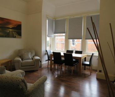 2 bedroom flat to rent - Photo 3