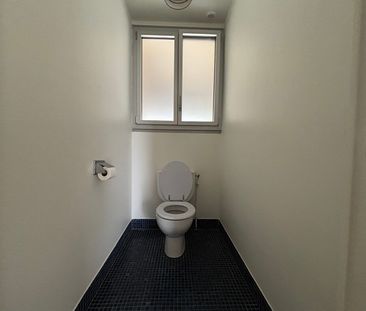 Location Appartement 2 pièces 63m² - Photo 4