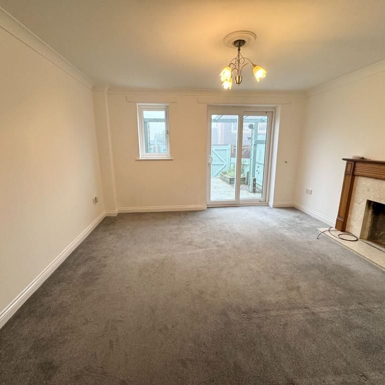 2 bedroom terraced house to rent - Photo 1