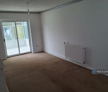 2 bedroom semi-detached house to rent - Photo 2