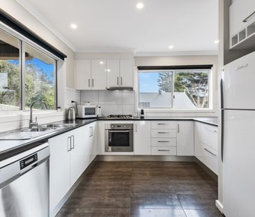Spacious Family Home - Photo 2