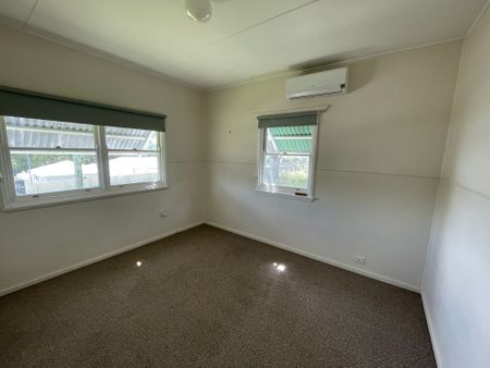 Three Bedroom Family Home - Photo 3