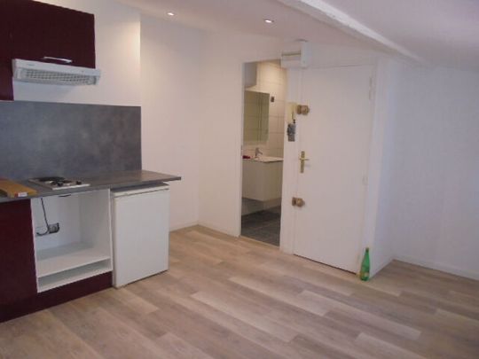 Appartement 1 pièces 14m2 MARSEILLE 5EME 416 euros - Photo 1