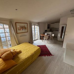 A LOUER - PLACE D ALBERTAS - COUP DE COEUR - STUDIO PLACE DALBERTAS - 25 m² - Photo 2