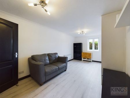 Studio to rent - Photo 2